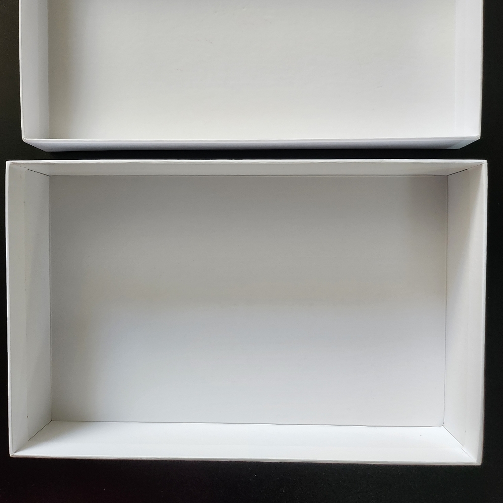 Dooney L White Wallet Box - Picture 9 of 10